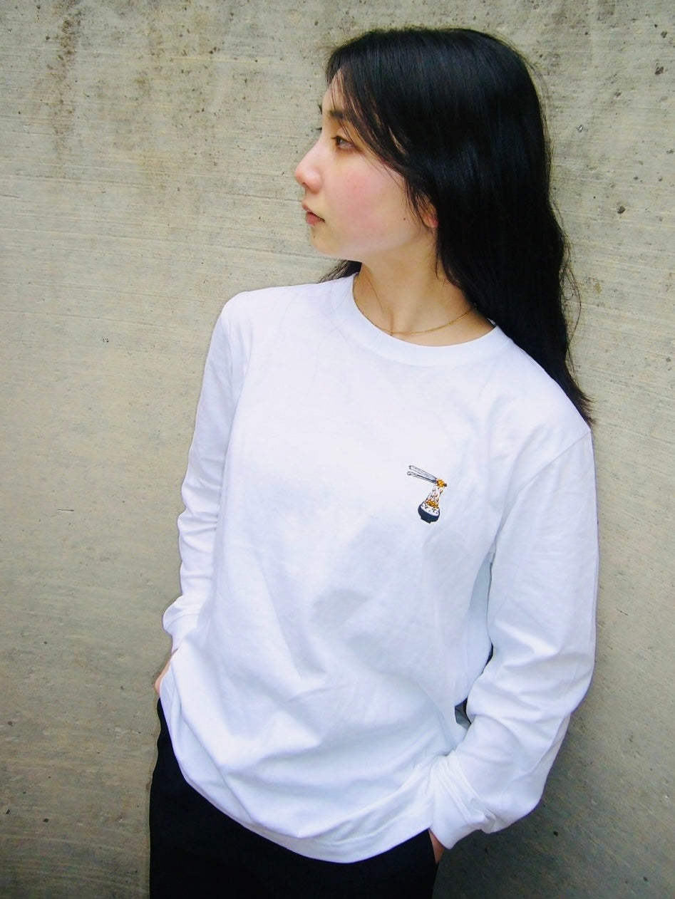 【予約限定再販売中】Never give up long tee / white