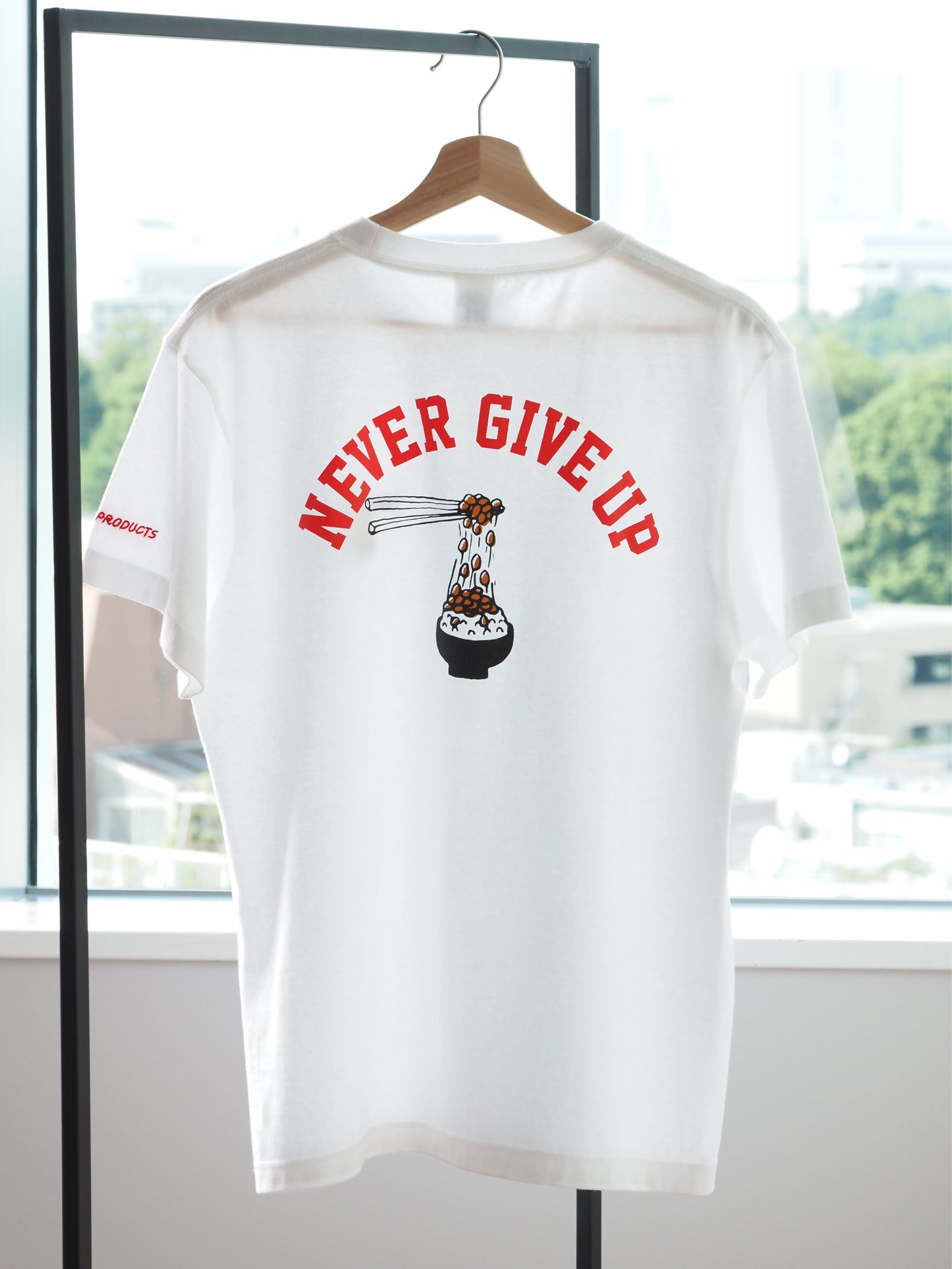 【限定再販売中】Never give up half tee / white