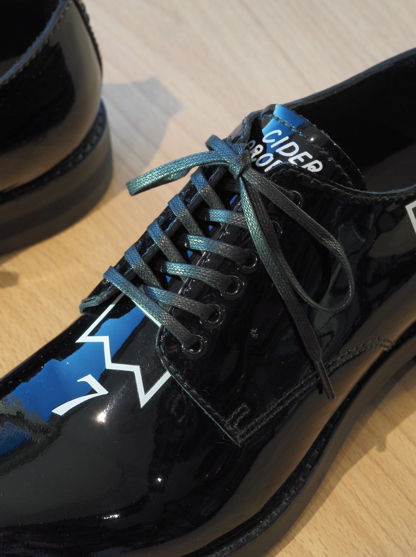 【限定販売中】CP enamel leather shoes|K.L.G.WHITEコラボ