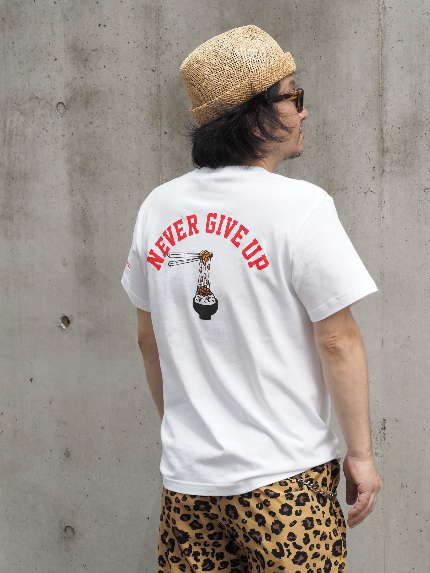 【限定再販売中】Never give up half tee / white