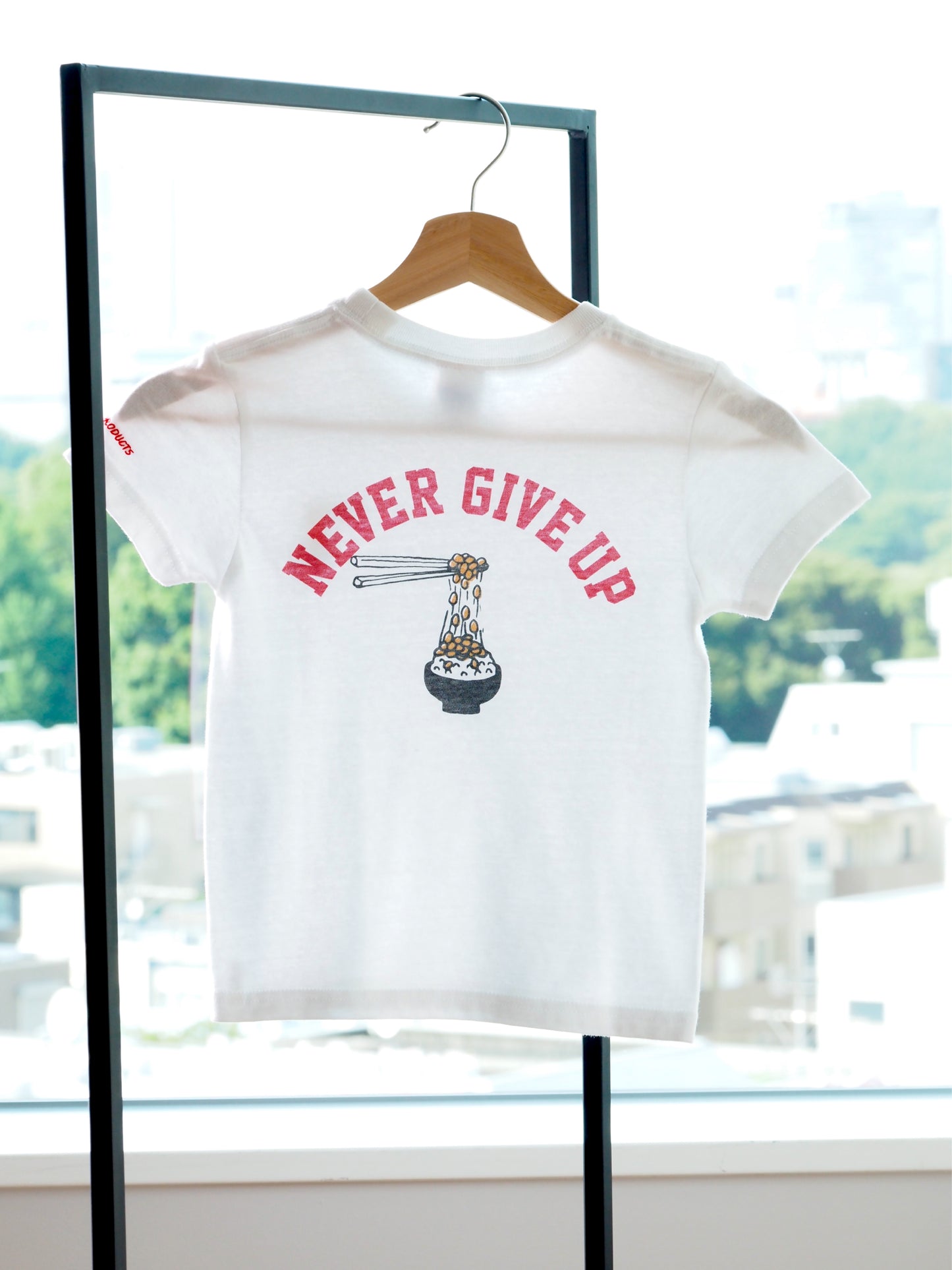 【先行限定販売中】Never give up half tee / white キッズ